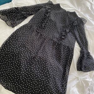 TopShop Dress 6 : black, white with bell sleeves